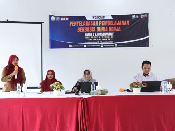 SMK Negeri 2 Lhokseumawe Mengadakan Workshop Penyelarasan Pembelajaran Berbasis Dunia Kerja