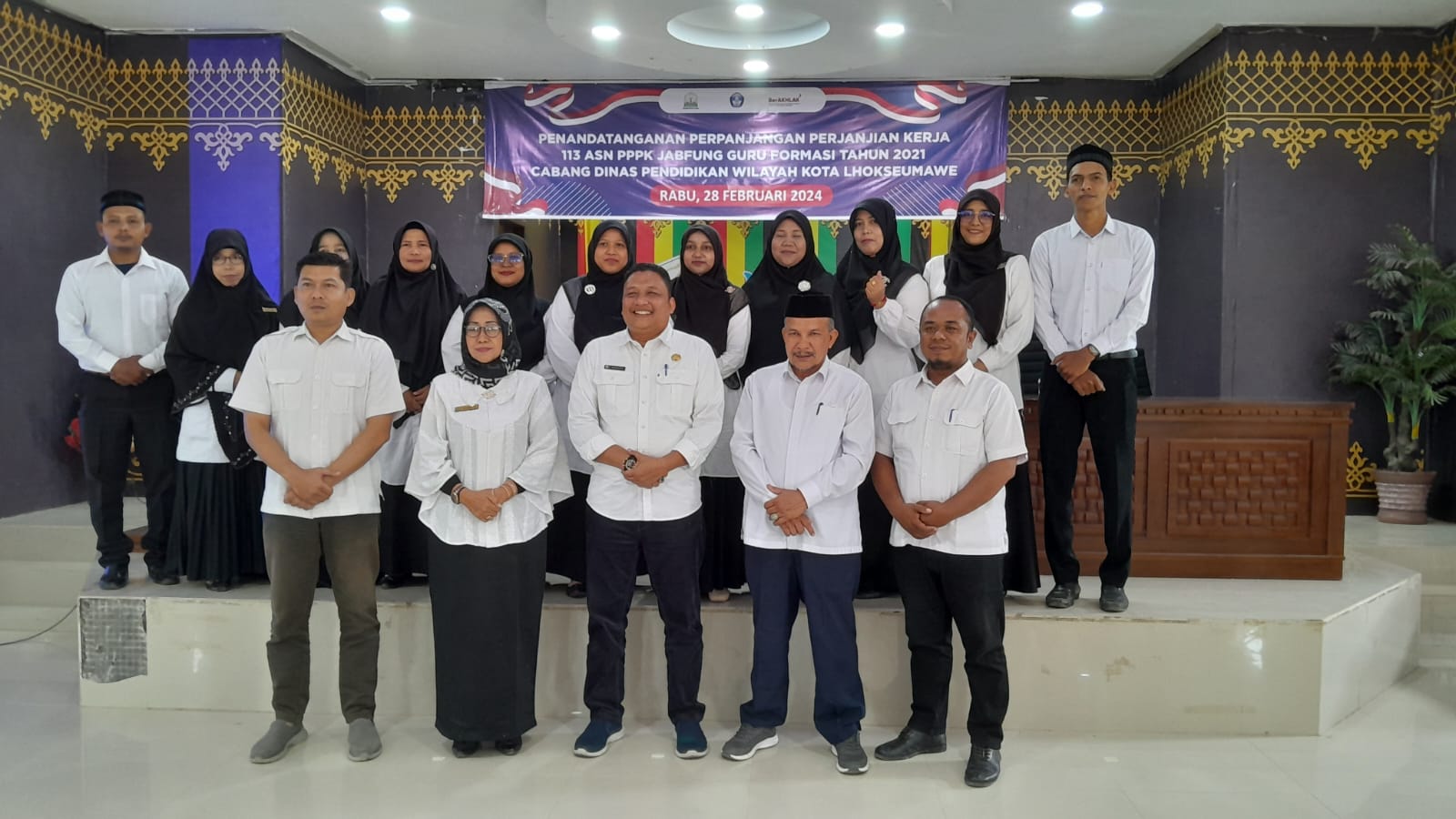 Guru ASN PPPK SMK Negeri 2 Lhokseumawe Formasi Tahun 2021 Kembali Menandatangani Perpanjangan Perjanjian Kerja Guru ASN PPPK SMK Negeri 2 Lhokseumawe Formasi Tahun 2021 Kembali Menandatangani Perpanjangan Perjanjian Kerja
