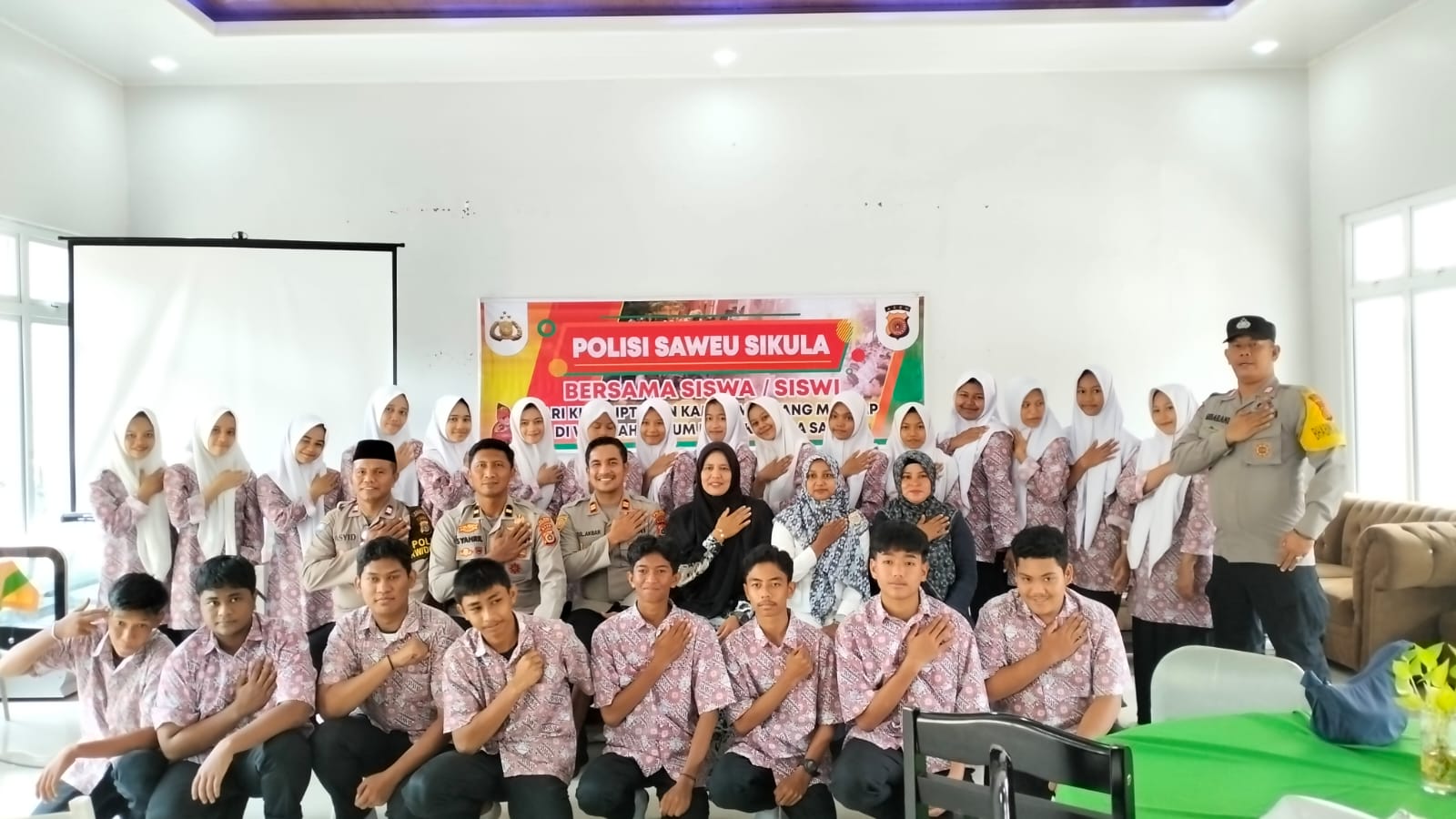 Polsek Kecamatan Banda Sakti Hadir di SMK Negeri 2 Lhokseumawe