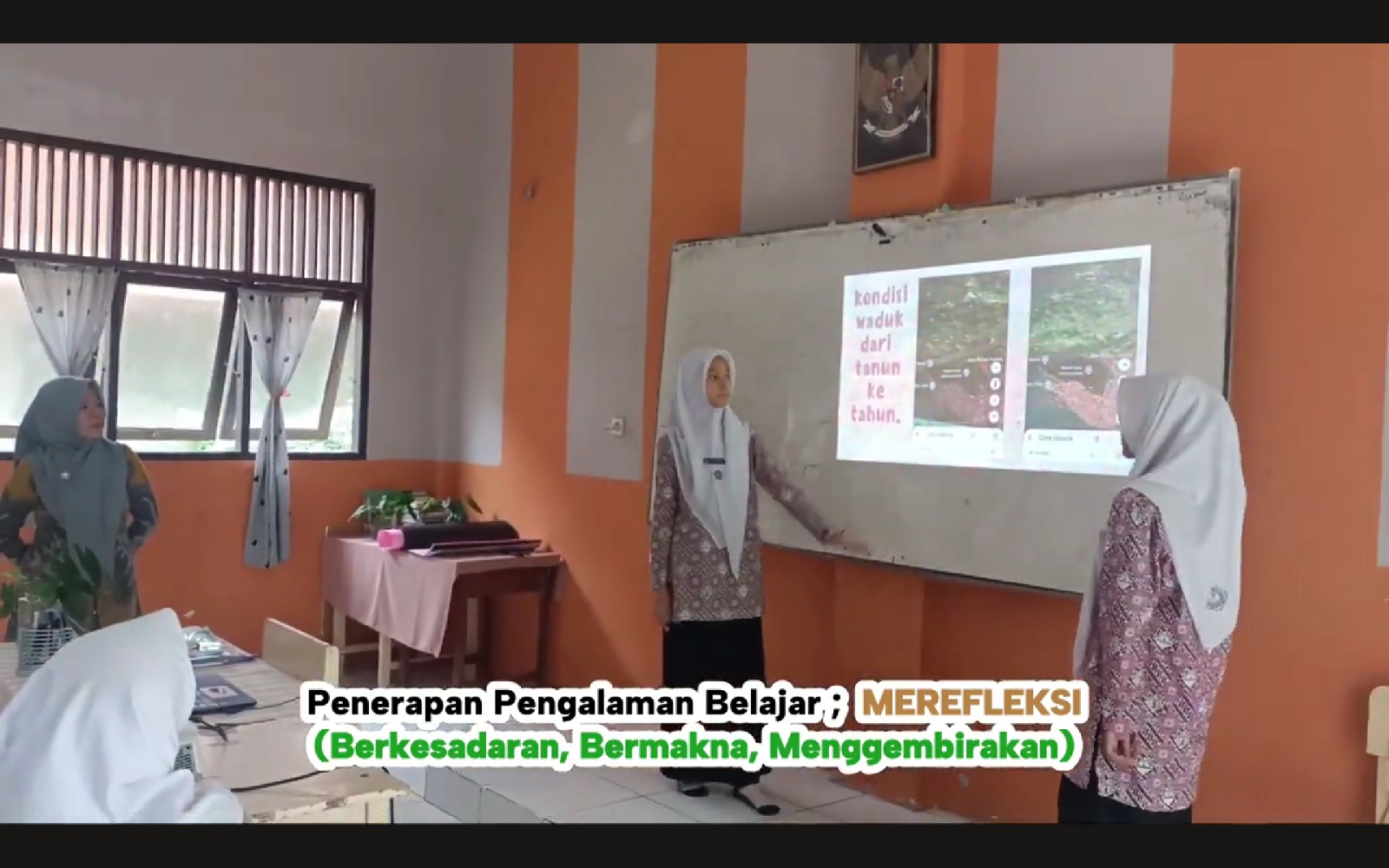 Kegiatan Siswa/i SMK N 2 Lhokseumawe Menulis Teks Laporan Hasil Observasi melalui Integrasi Field Trip Virtual via Google Earth. Kegiatan Siswa/i SMK N 2 Lhokseumawe Menulis Teks Laporan Hasil Observasi melalui Integrasi Field Trip Virtual via Google Earth.